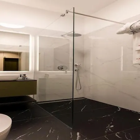 Appartamento In With Pool & Terrace