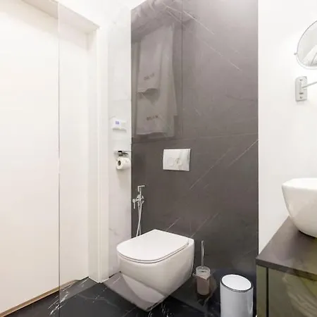 In With Pool & Terrace Appartamento *